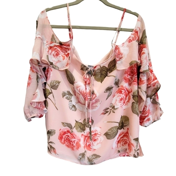 New York & Company Tops - NWT Soho NY&C Floral Cold Shoulder Long Sleeve Blouse